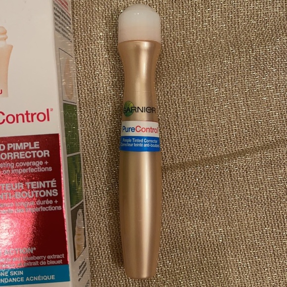 Garnier PureControl Targeted Pimple Tinted Corrector for Acne-Prone Skin Light/M - Picture 5 of 6